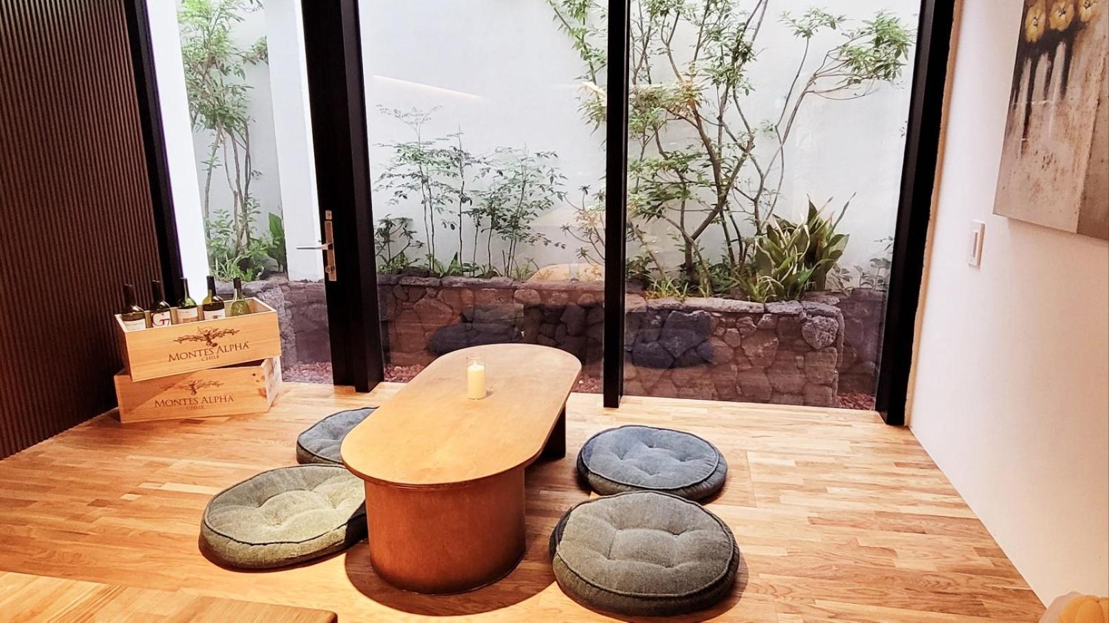 Hygge Hotel Seogwipo Exteriör bild